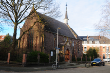 900561 Gezicht op het gebouw van de Holy Trinity Church (Van Limburg Stirumplein 2) te Utrecht.